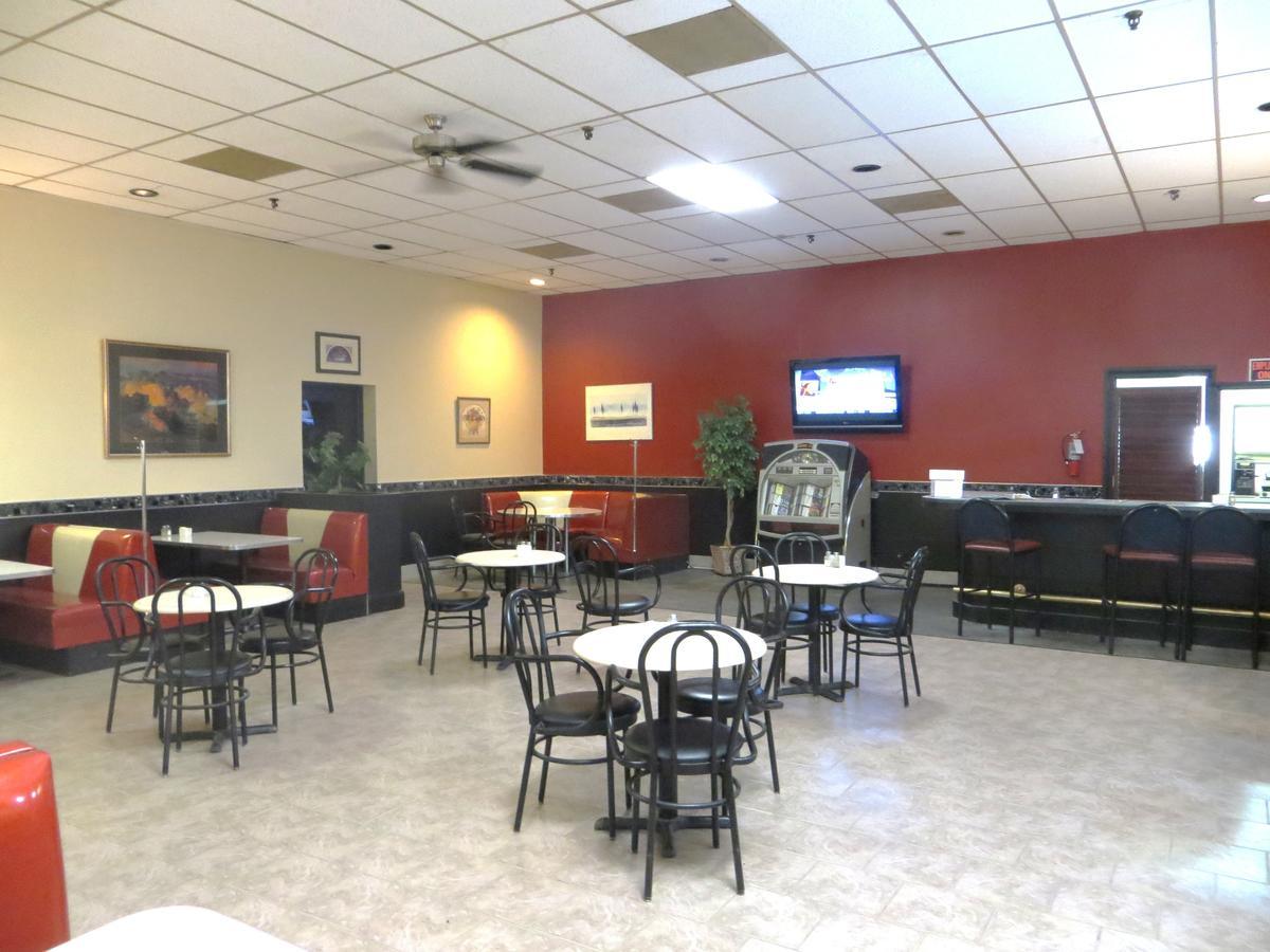 Town And Country Motor Hotel Calgary Ngoại thất bức ảnh
