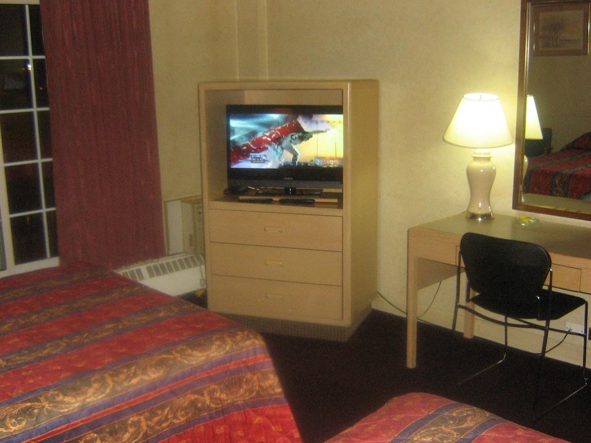 Town And Country Motor Hotel Calgary Ngoại thất bức ảnh