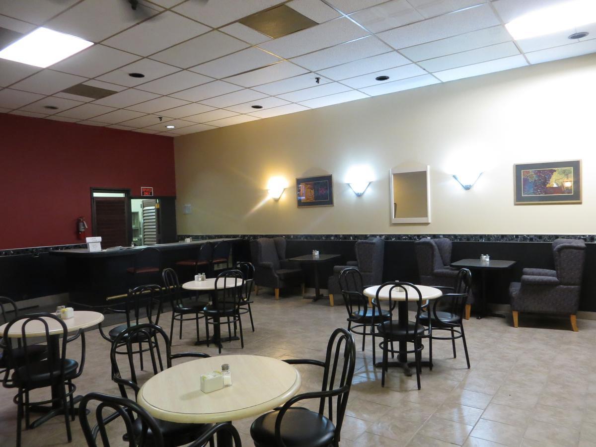 Town And Country Motor Hotel Calgary Ngoại thất bức ảnh